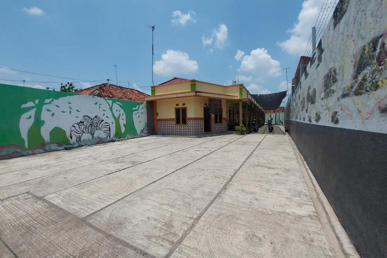 Homestay Fifa Syariah Pati Near Rsud Raa Soewondo エクステリア 写真